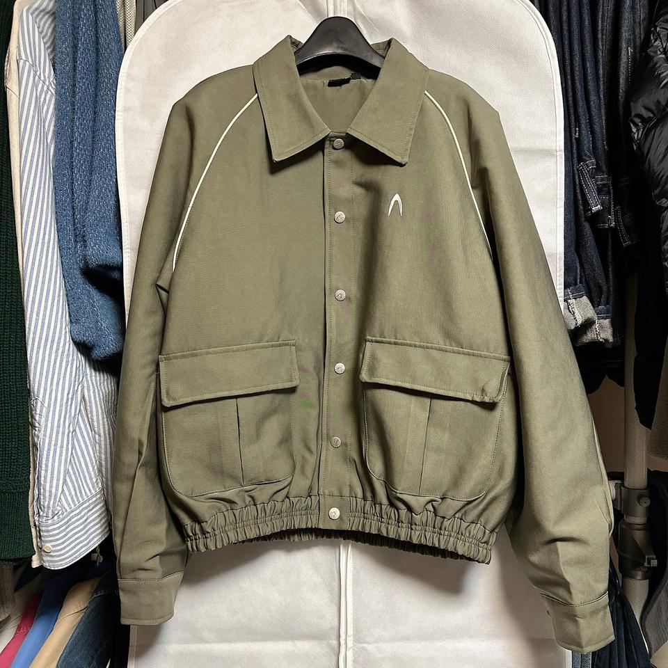 아캄 aakam 레글런 파이핑 자켓 카키 판매합니다 !