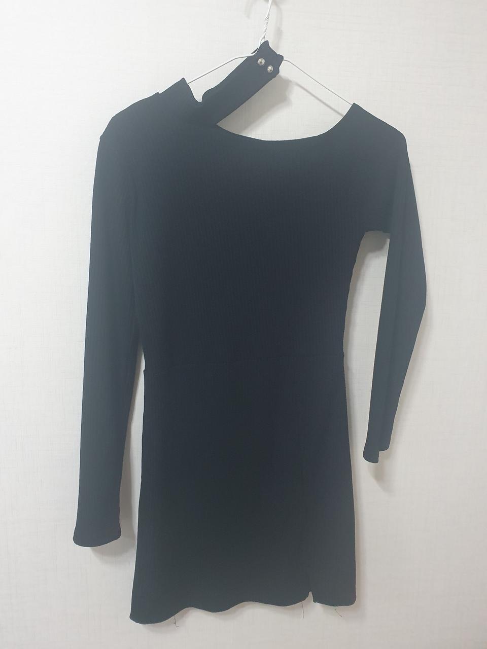 어깨 트임 원피스