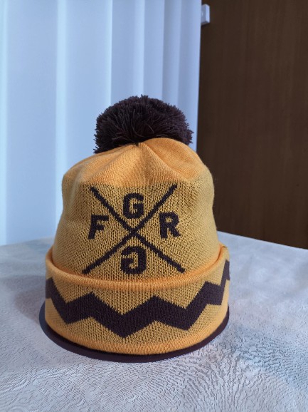 펠리체 지프로그 크로스 비니모자 겨울모자