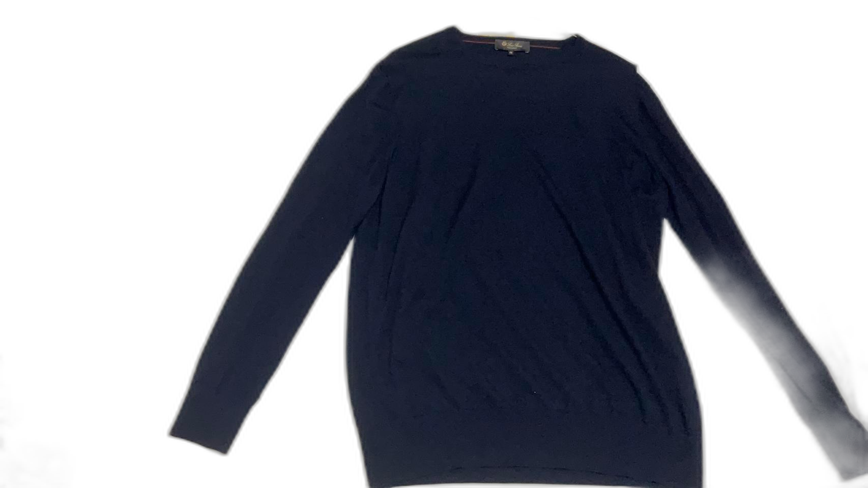 로로피아나 울 티셔츠 팝니다