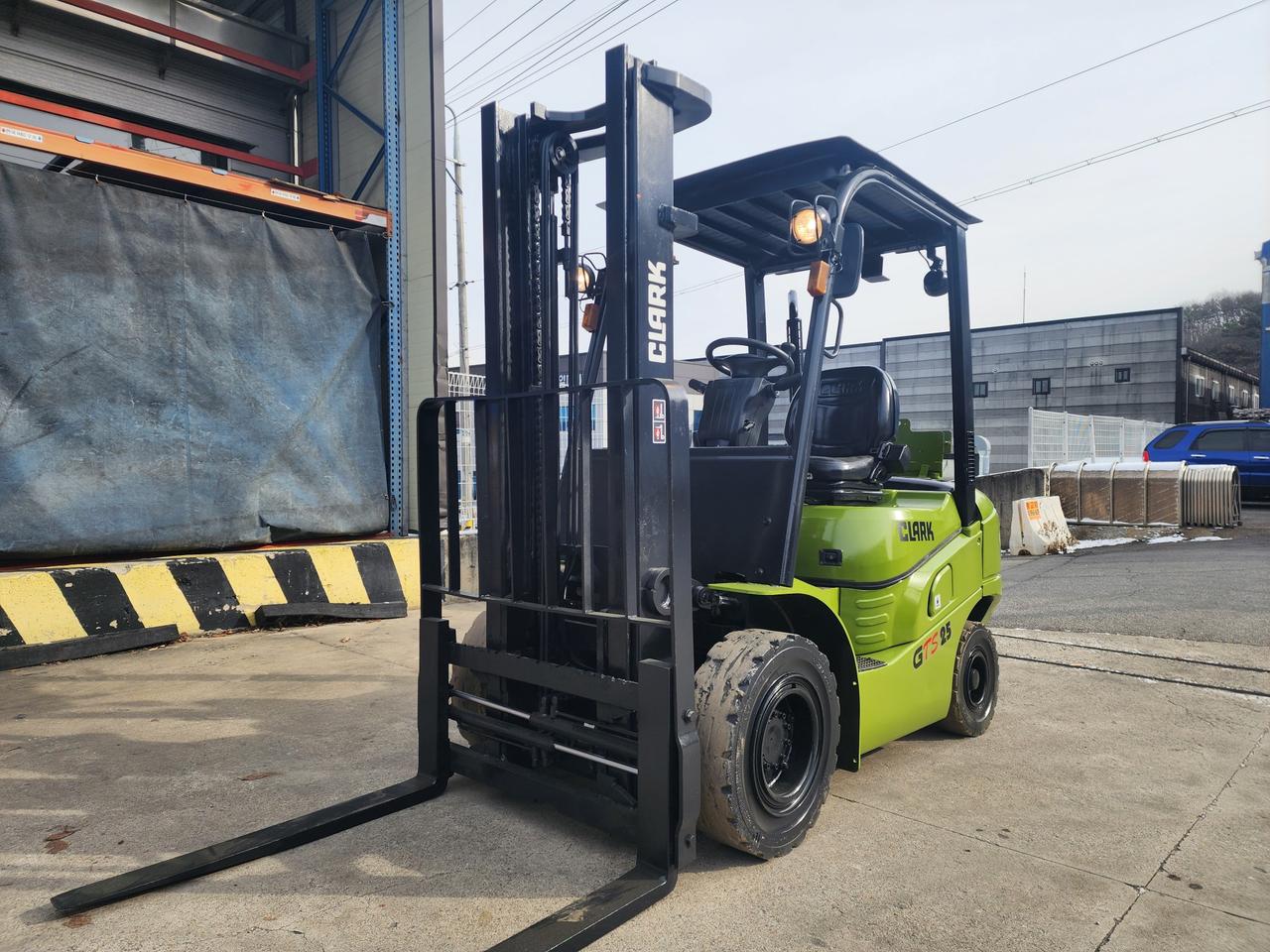 중고지게차 클라크 2.5톤 자동발  12년식 디젤지게차 1600만원