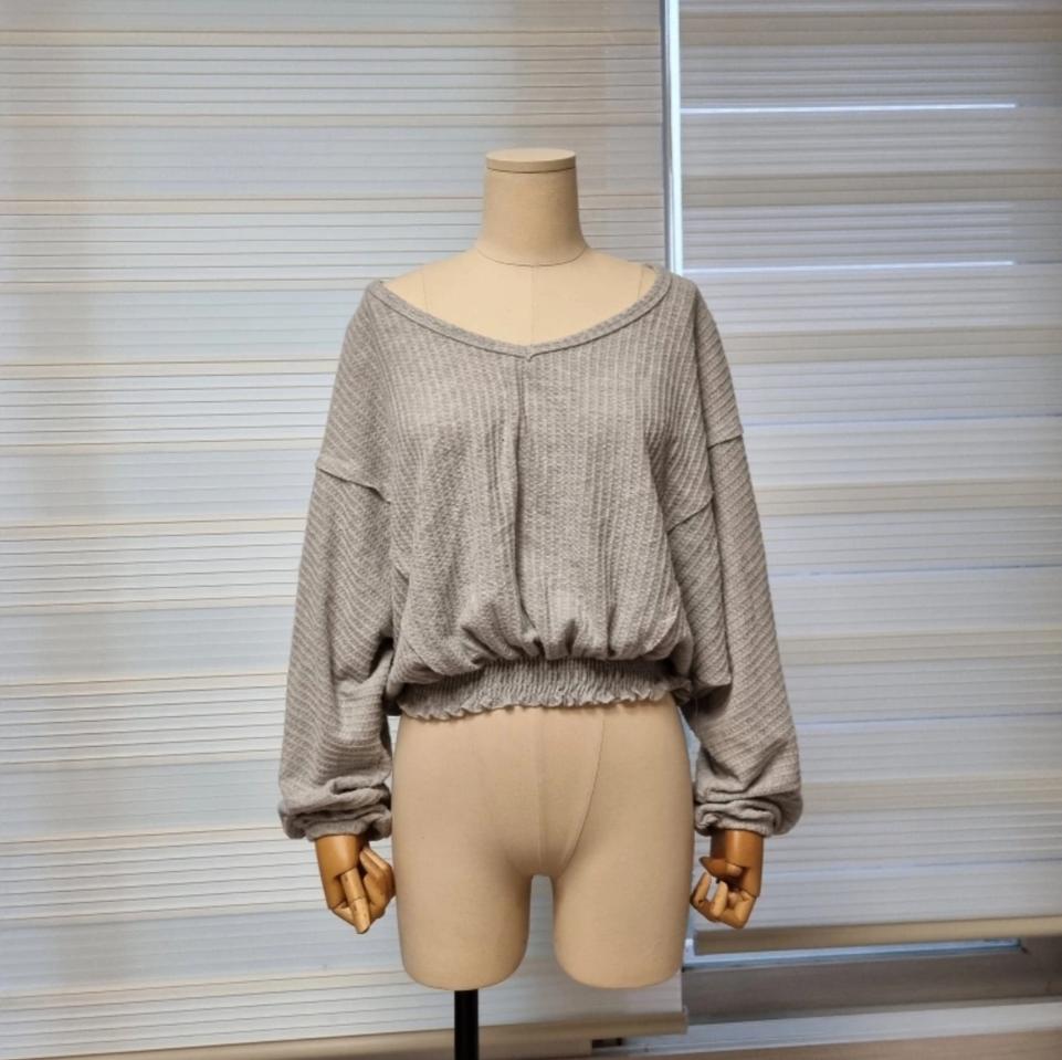 오버핏 크롭 가오리 니트