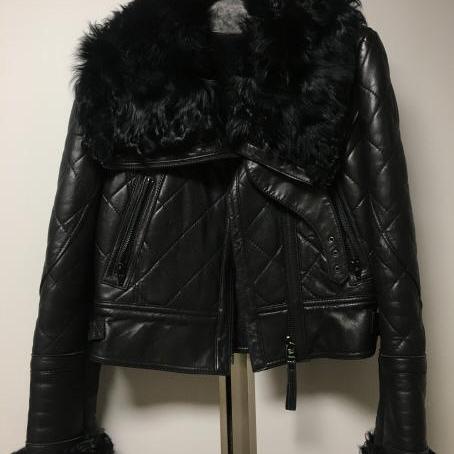 시슬리 퀼팅 가죽 무스탕