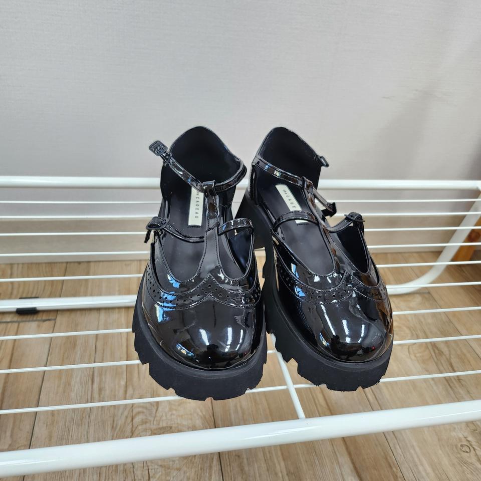 (새상품)여성 신발 유광