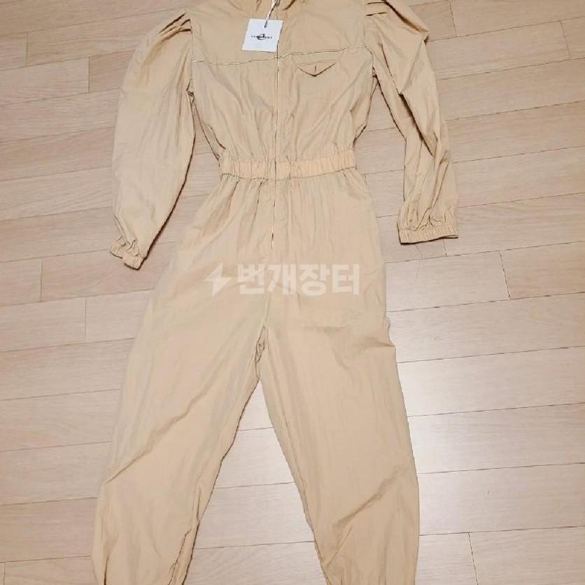 택있는 새상품)색감예쁜 점프수트 교신가능
