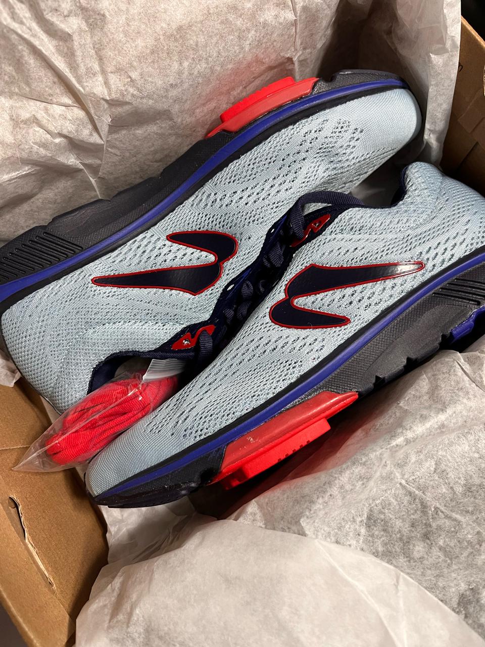 뉴턴 그래비티 11 제이크루 콜라보모델