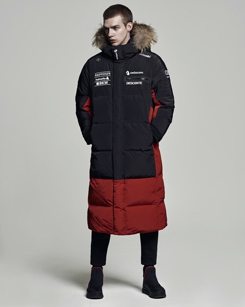 데상트 데상트아우디 스위스스키팀 모노크롬 롱패딩 95사이즈 상태최상