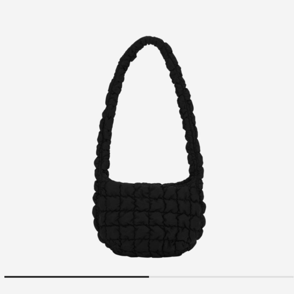 (새상품)코스 퀼티드 메신저백 블랙