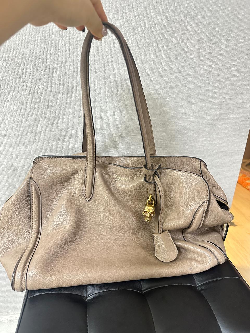 정품 알랙산더맥퀸 가방 숄더백 가로38