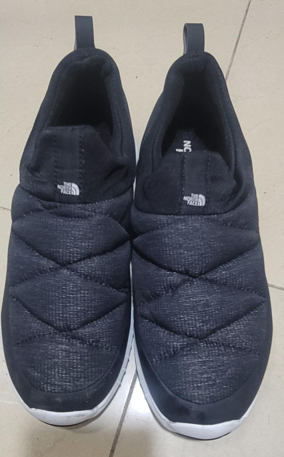 노스페이스 패딩방한 운동화