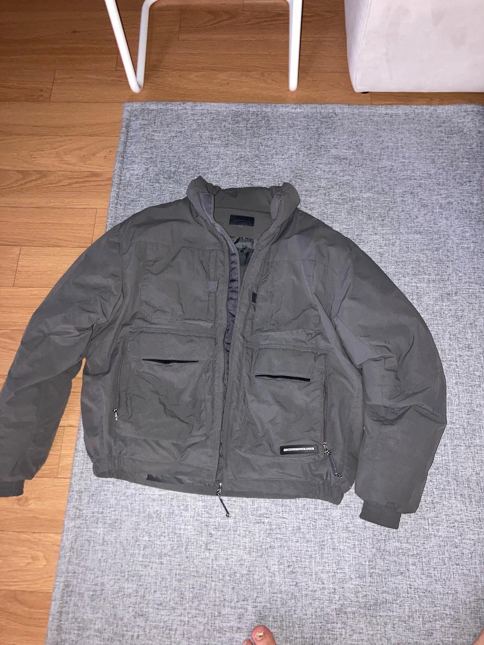 세컨모놀로그 에어포스 유틸리티 패딩 다크 그레이