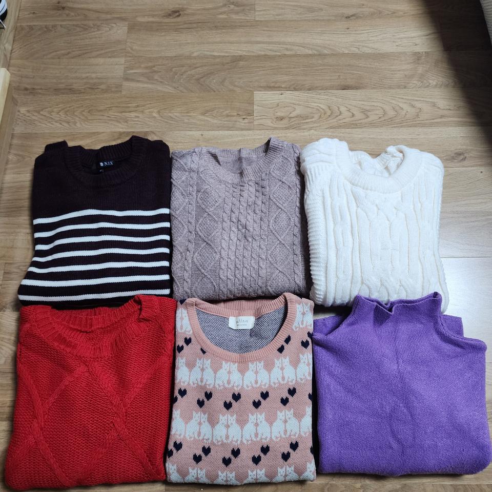 여성니트 장당 3000원에 판매해요