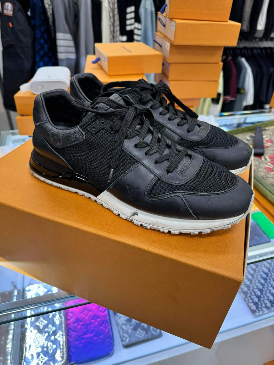 루이비통 런어웨이 스니커즈