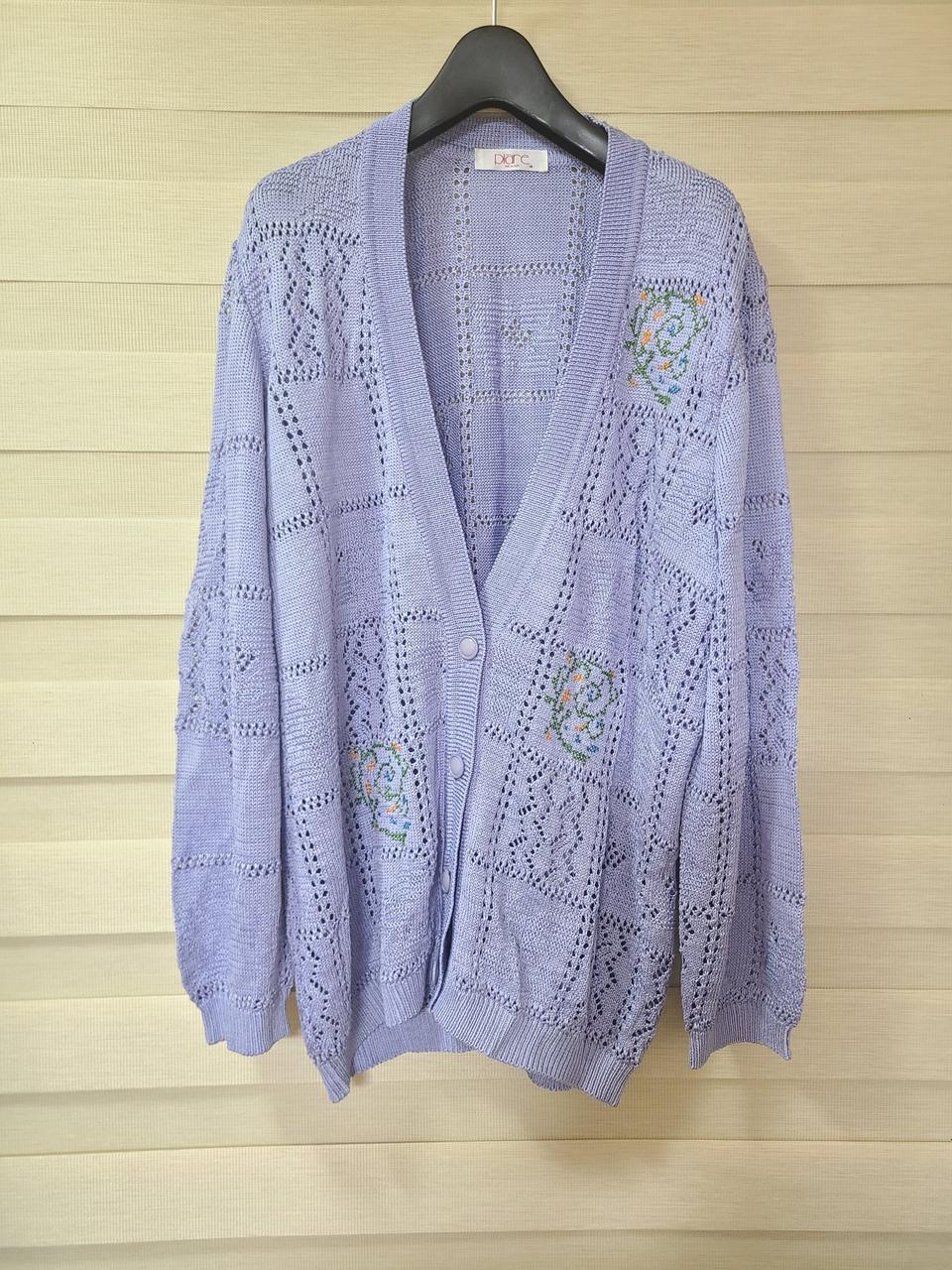 새상품)색감이쁜 자수 소라색 가디건