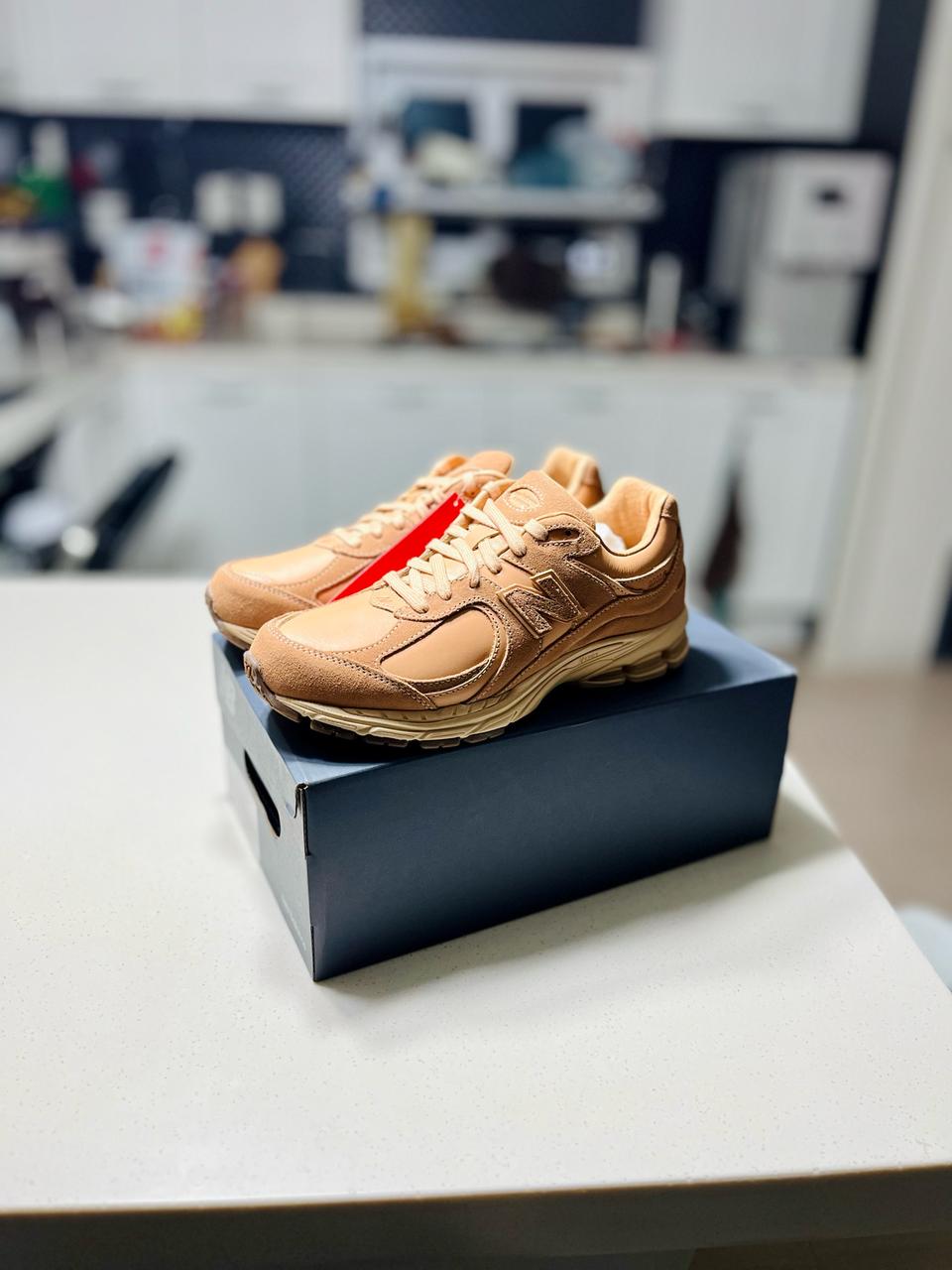 뉴발란스 2002 프리미엄 레더 토스트