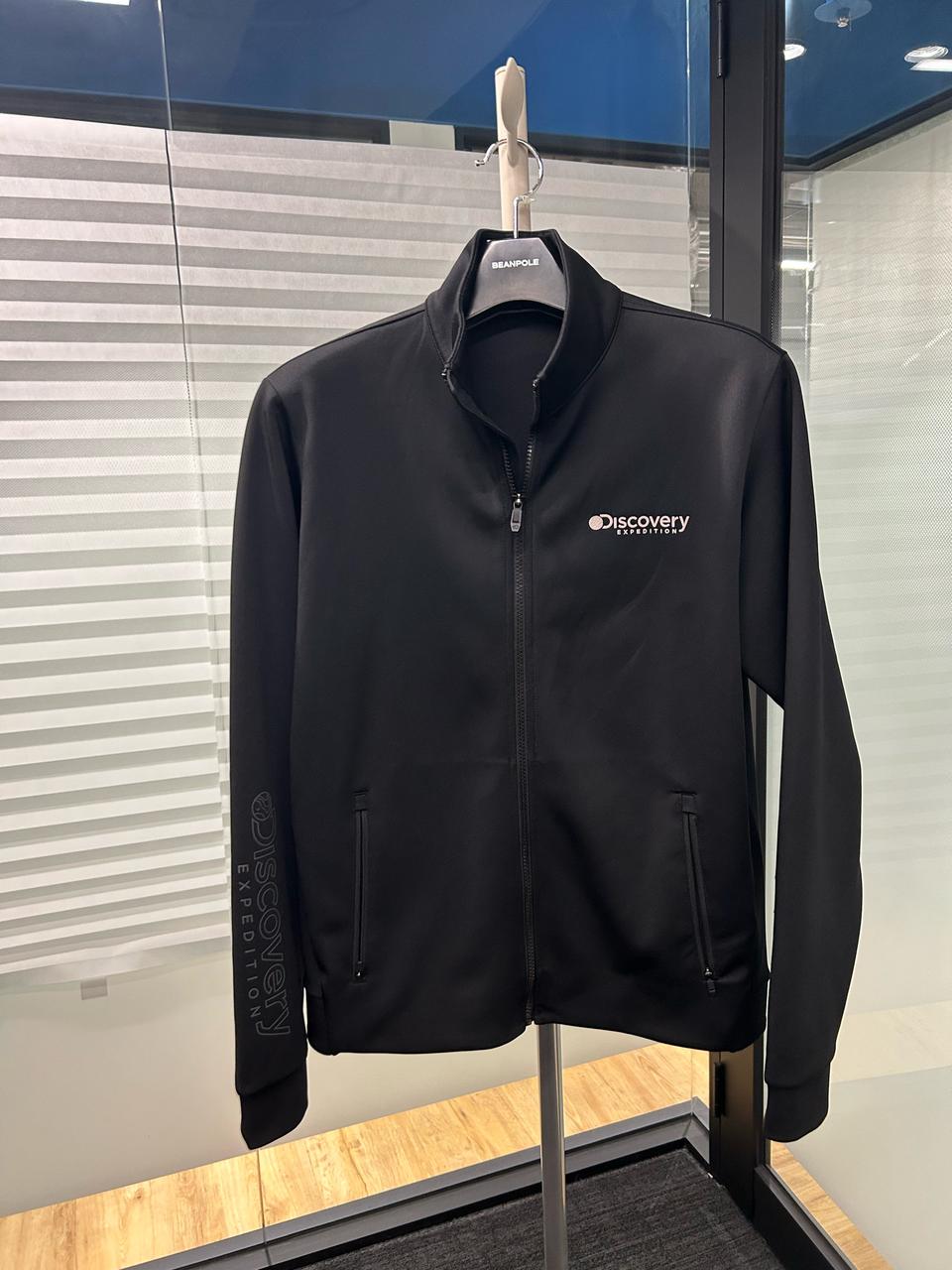 디스커버리 트레이닝 상의 집업 판매합니다 사이즈100