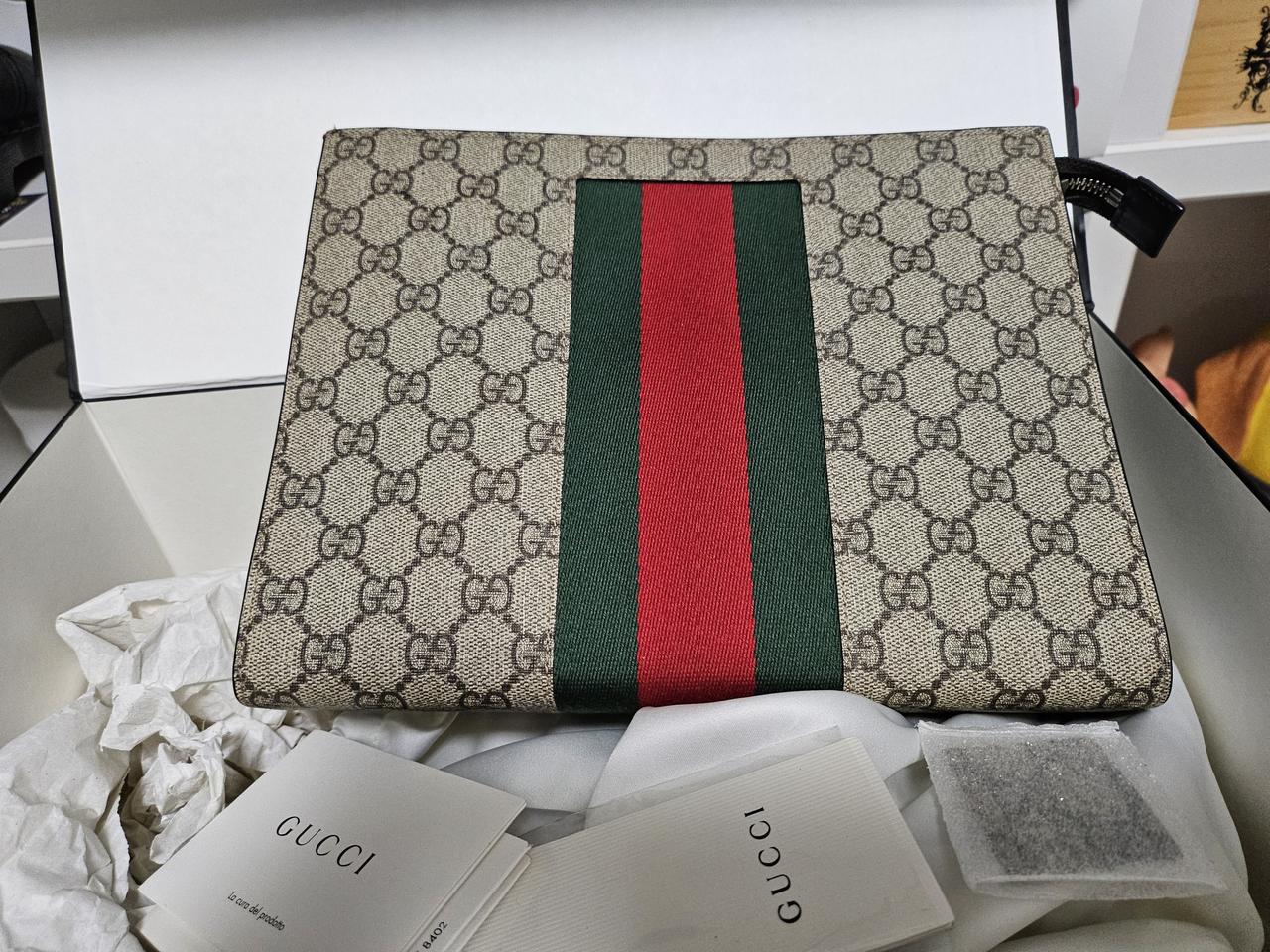 구찌정품(사이즈 26X20)거의새것.남녀공용.소비자가1.180.000