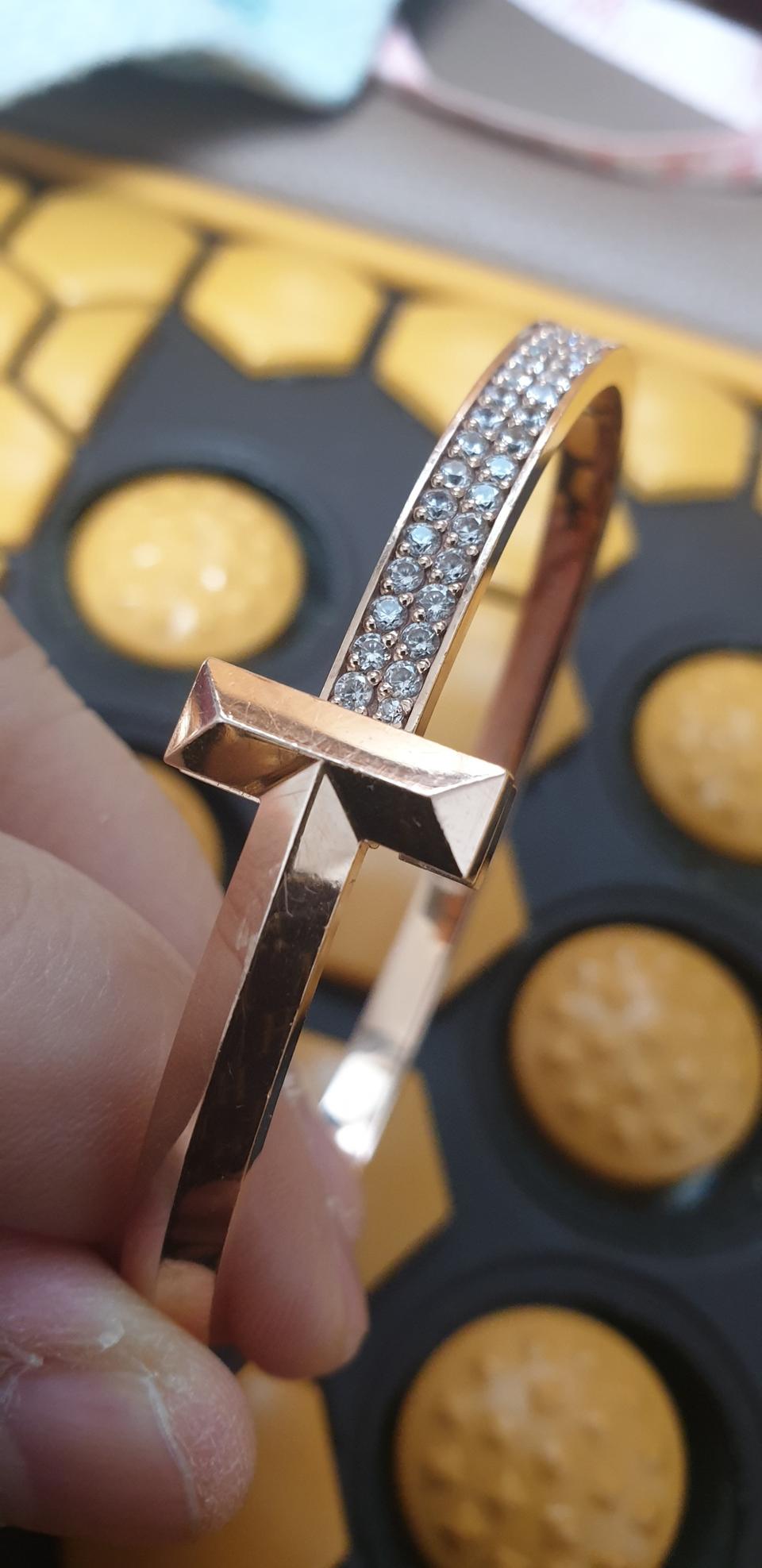 14k티파니앤코디자인팔찌팔아23g넘고.보증서같이드려요.공임비많이주고했어요