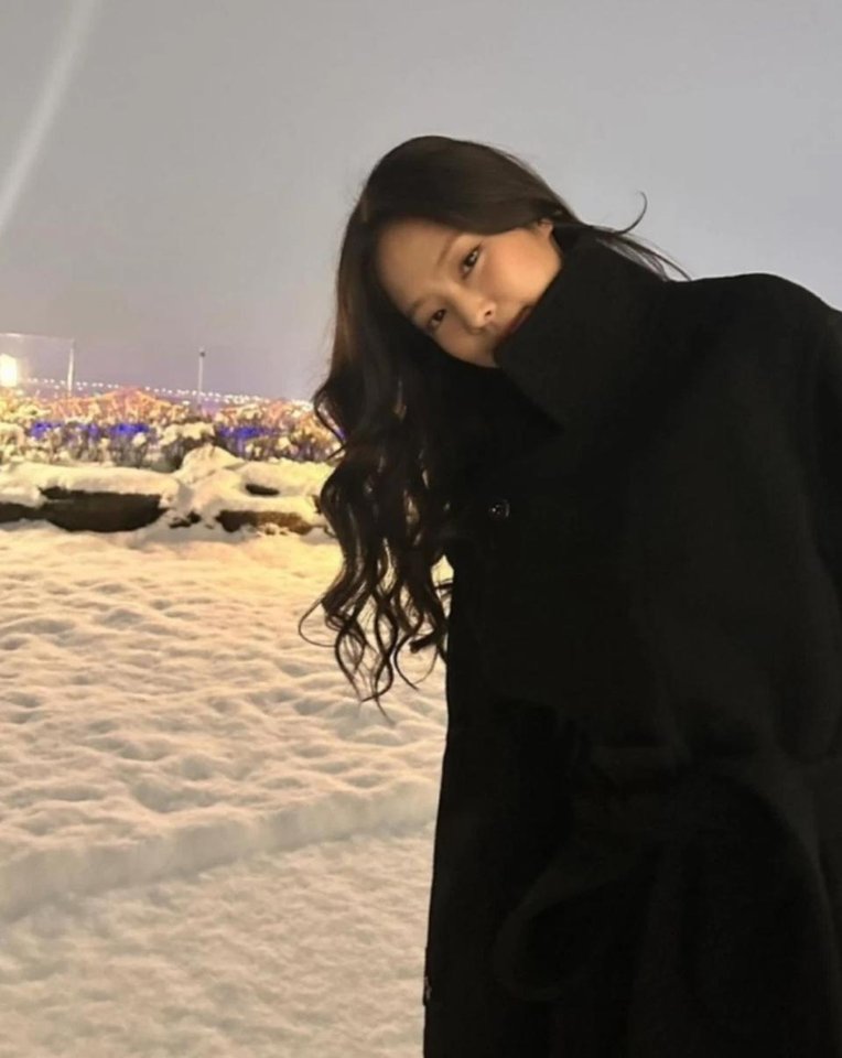 르메르 랩코트 23fw 블랙 xs사이즈 팝니다