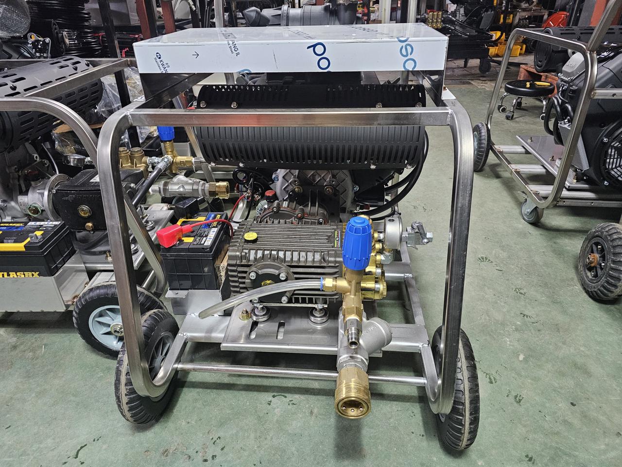 엔진고압세척기 250바50리터..고압세척기 200바15리터 판매