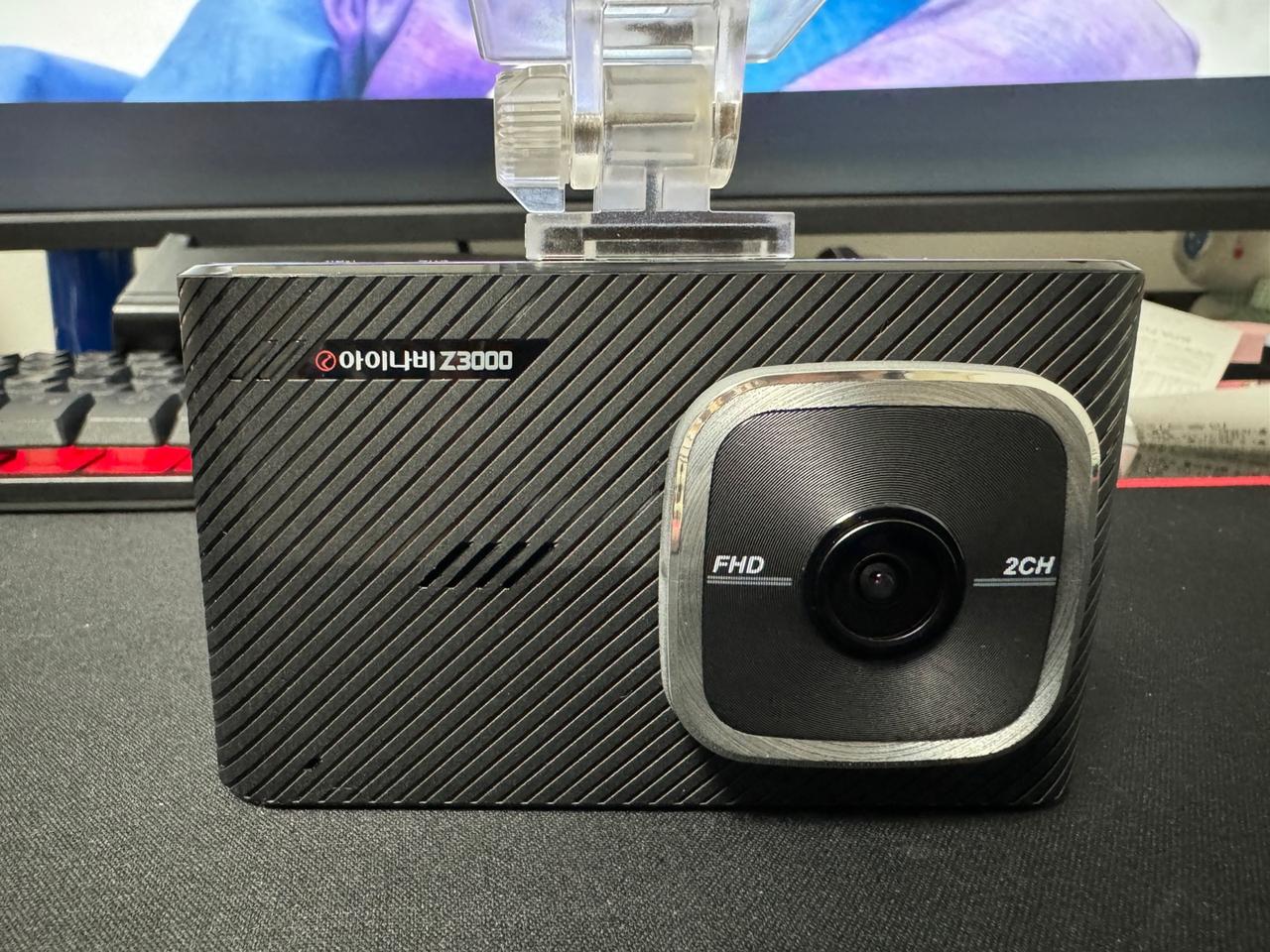 블랙박스 2채널 아이나비 Z3000+ FHD 32GB 팝니다. 1792A