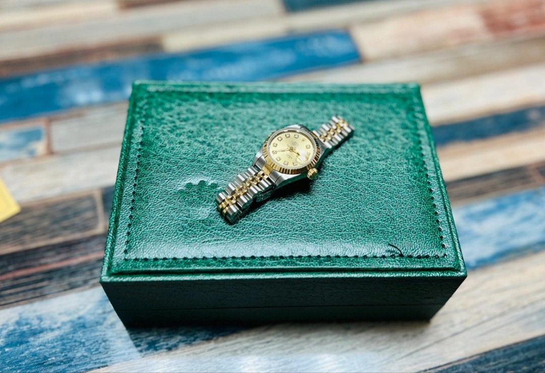 여성용 롤렉스 69173 텐포인트 판매합니다