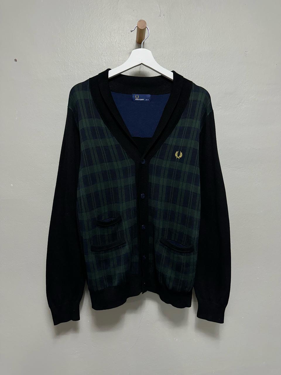 프레드페리 숄카라 로고 체크 가디건