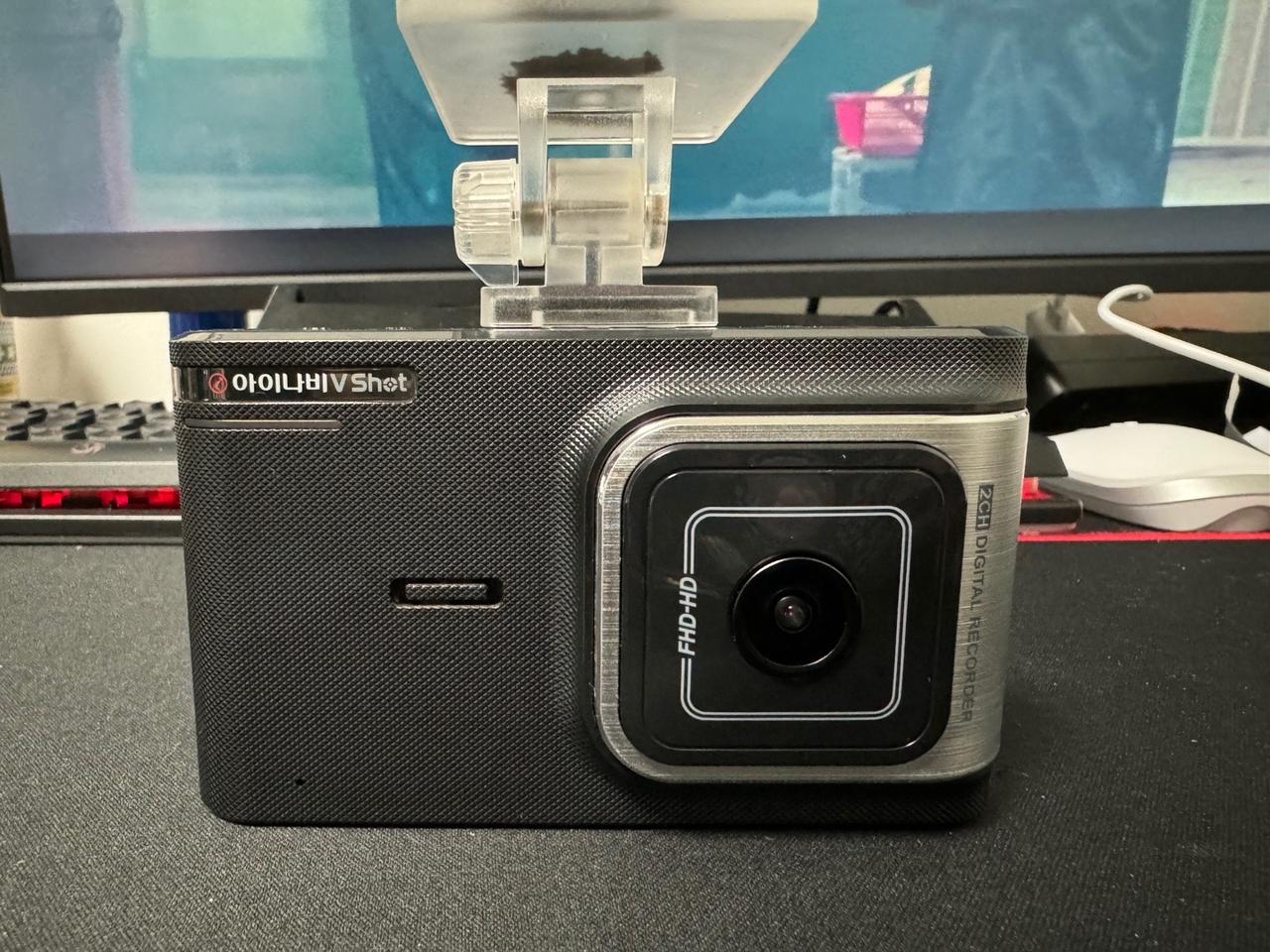 블랙박스 2체널 아이나비 VShot FHD 16GB 팝니다. 6162A