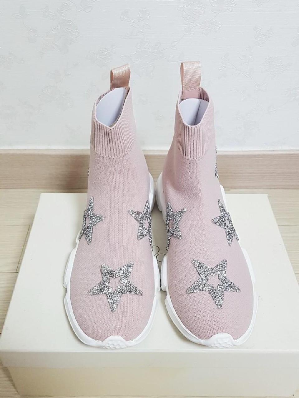 쎄일!새상품풀박)정품)240)지니킴 슈즈