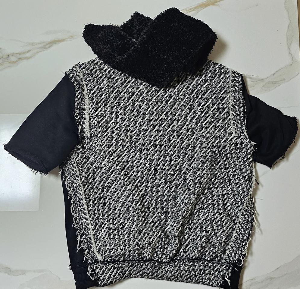 트위드감성의 상의와 머플러