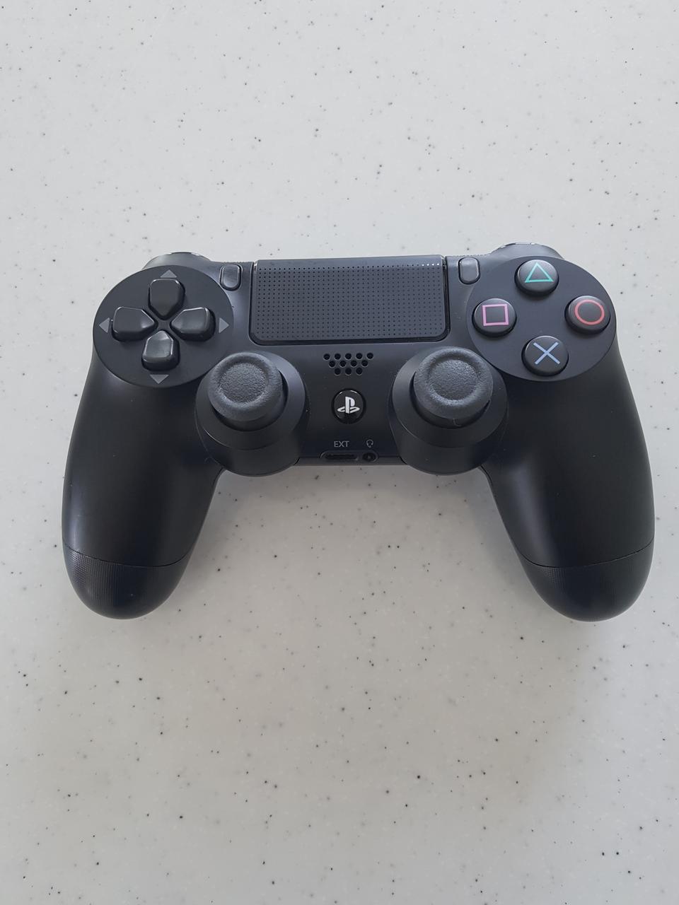 듀얼쇼크4 판매합니다