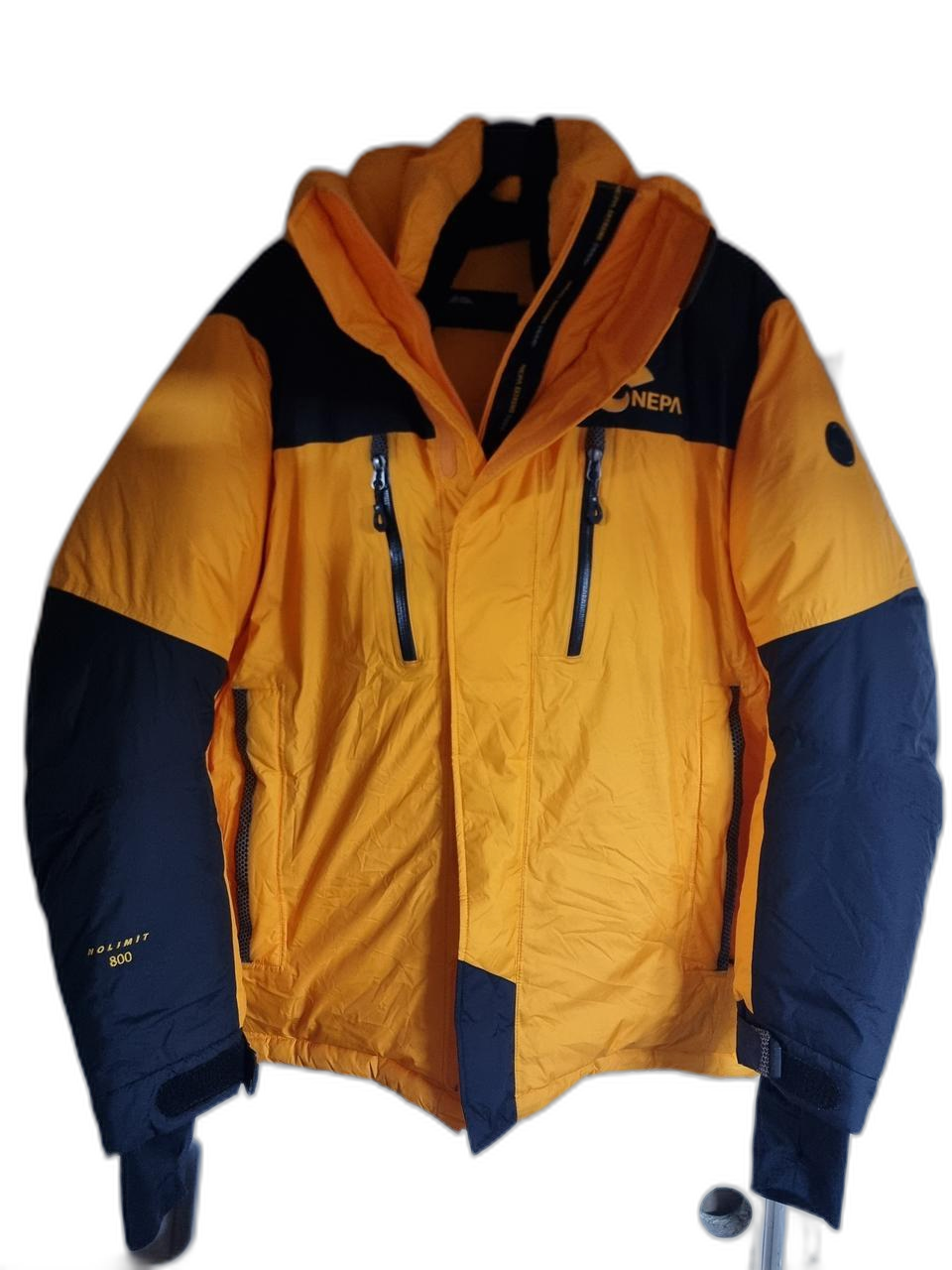 네파 그린란드 대장급 헤비 구스다운 블랙옐로우 95사이즈 판매합니다.