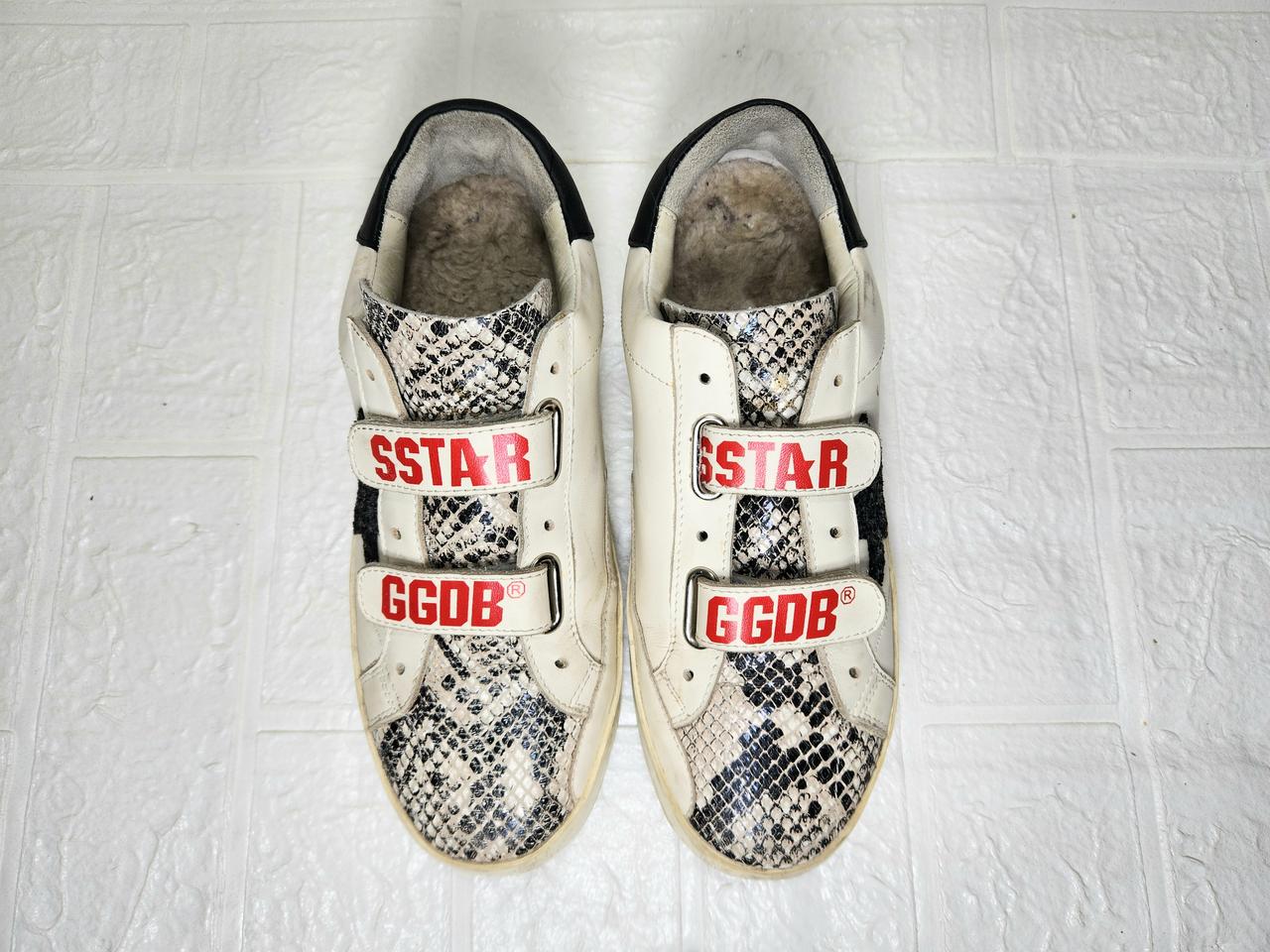 230-235mm 골든구스 단화