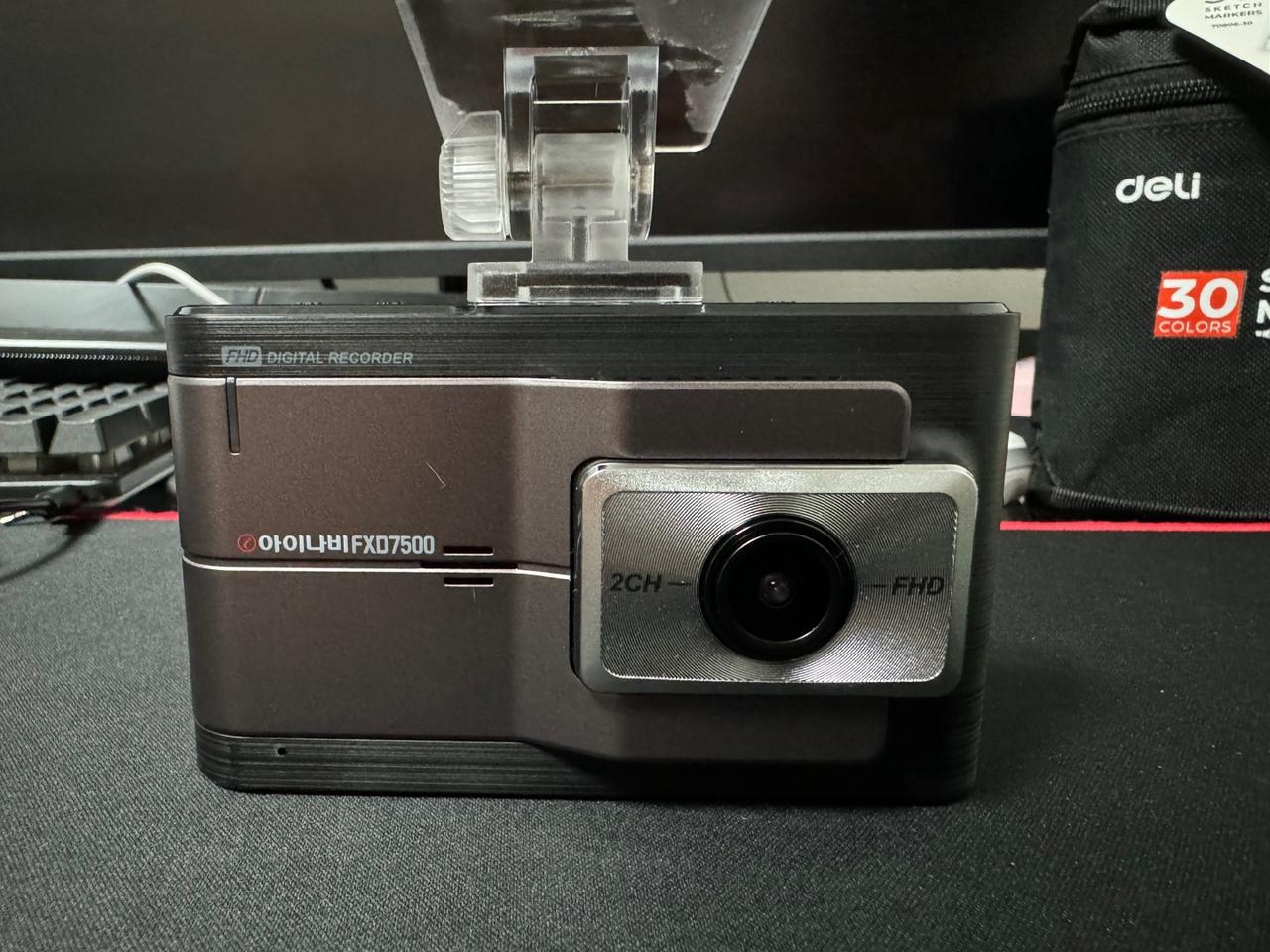 블랙박스 2채널 아이나비 FXD7500 FHD 64GB 팝니다. 266