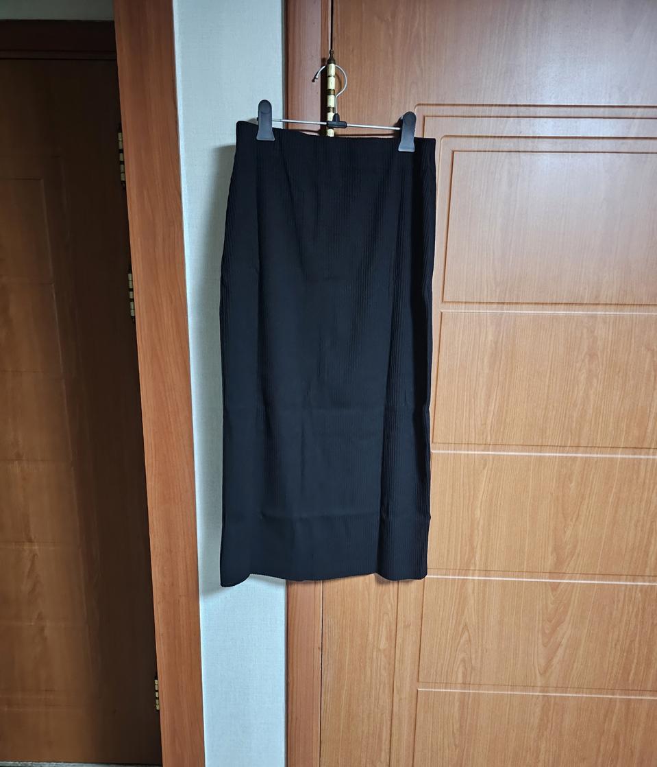 (새상품)골지 밴딩스커트(블랙:66~77)