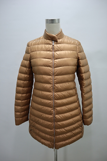 여성 알마니 꼴레지오니 경량 오리털다운 점퍼