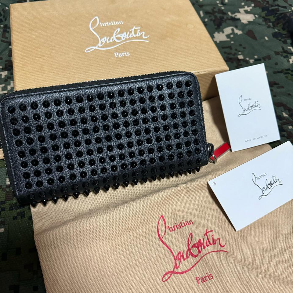 크리스찬루부탱 장지갑 (새상품급)