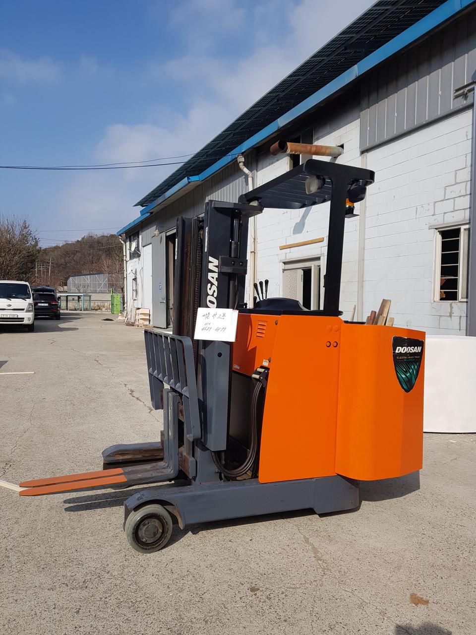 전기지게차 1.3톤 두산 중고지게차 리치타입