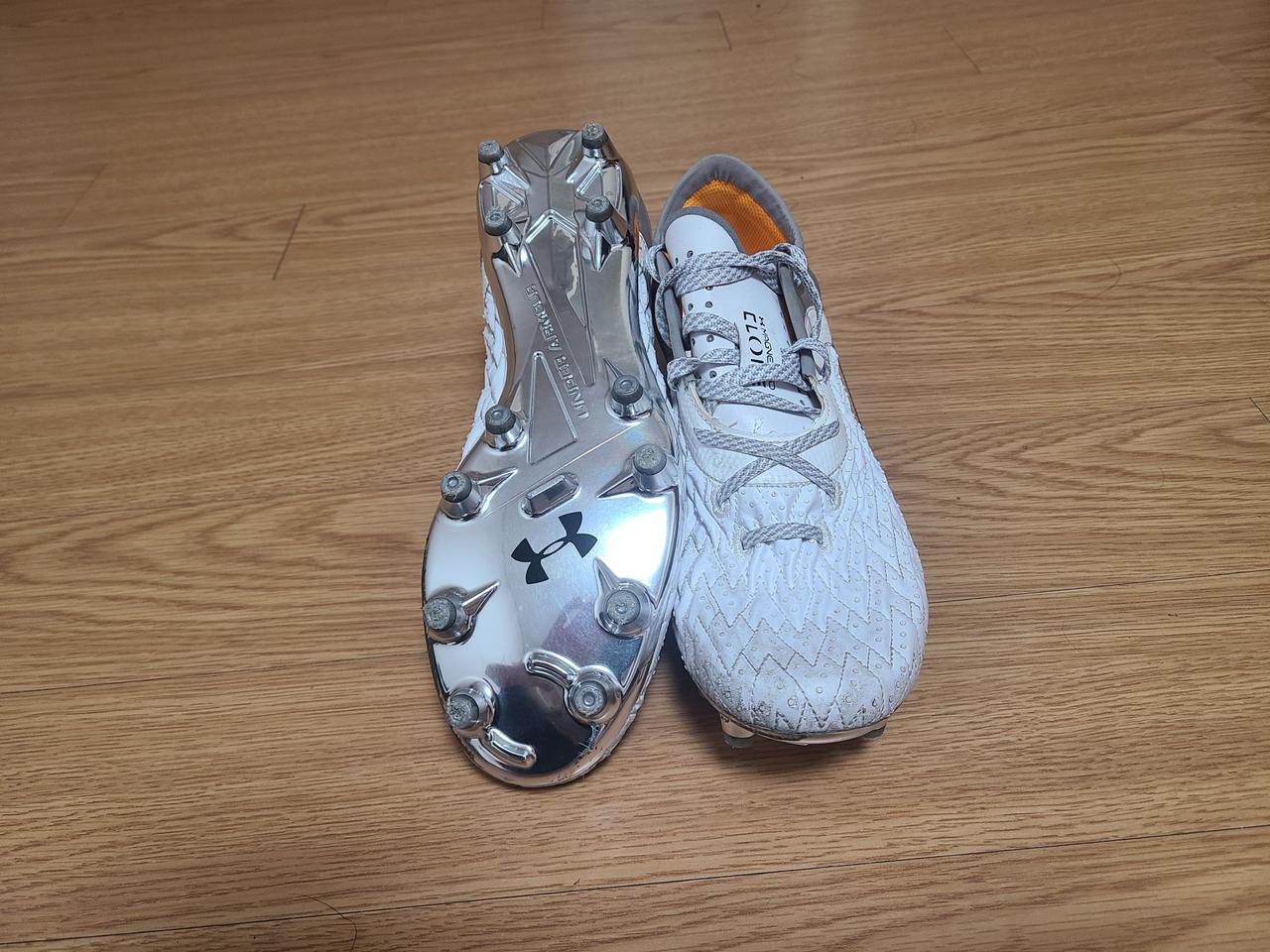 언더아머 마그네티코 클론 2.0