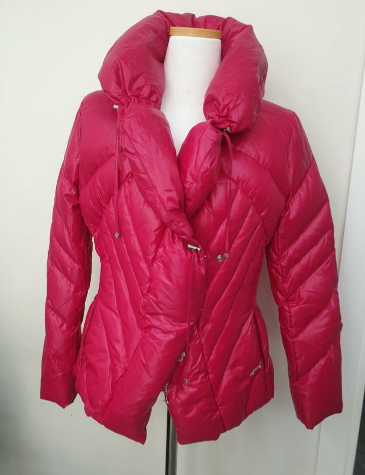 루이카스텔 여성 오리털패딩 정품 사이즈90(55)