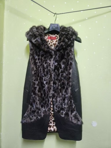 KONACO밍크양가죽조끼44~55(반가슴42.5)상태최상 택포39000