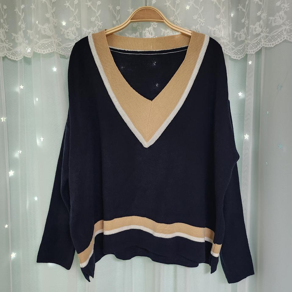 여성 브이넥 니트