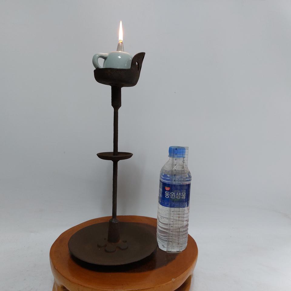 옛날   무쇠  유등. 등잔대 -  만물당 (검색)   민속품 