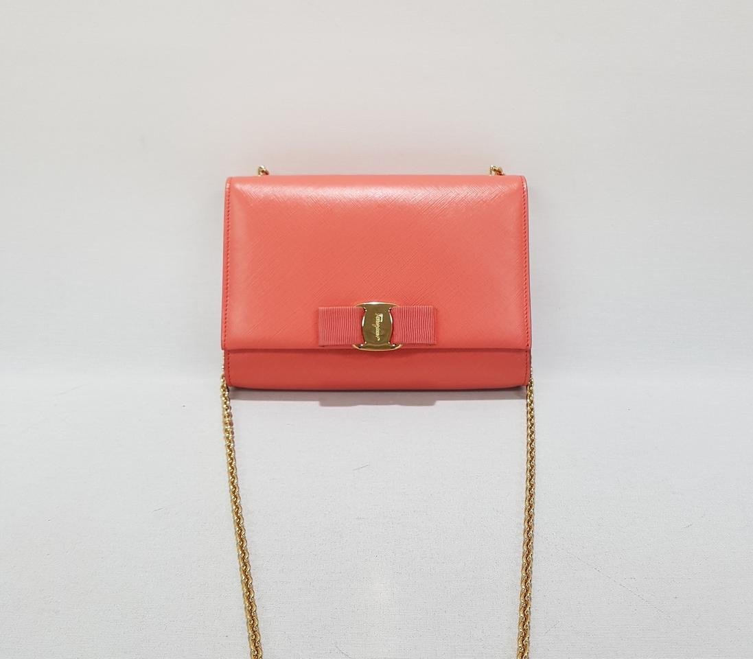 페라가모 바라 미니 체인 크로스백