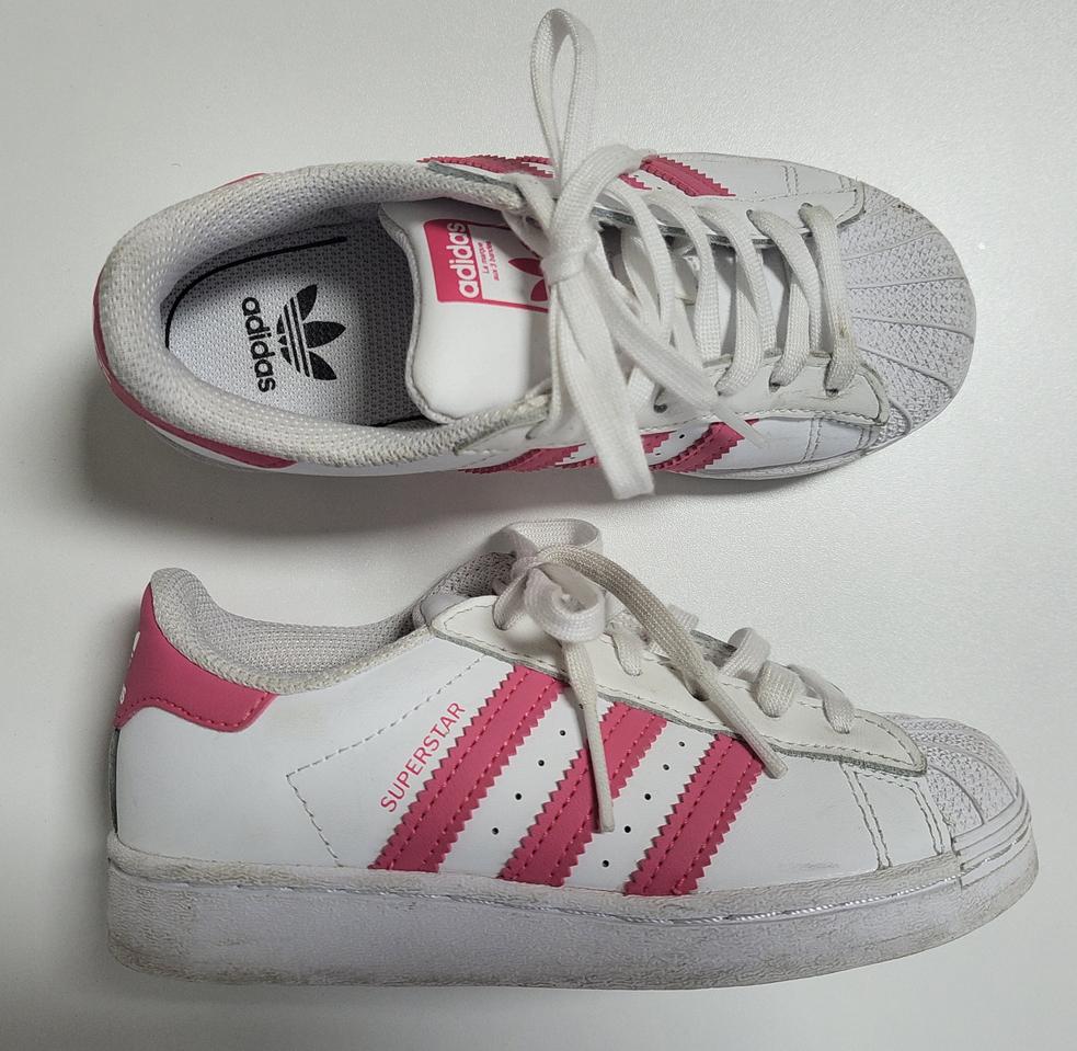 아디다스 여아 스니커즈