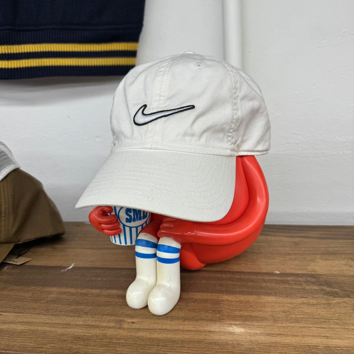 나이키 스우시 볼캡