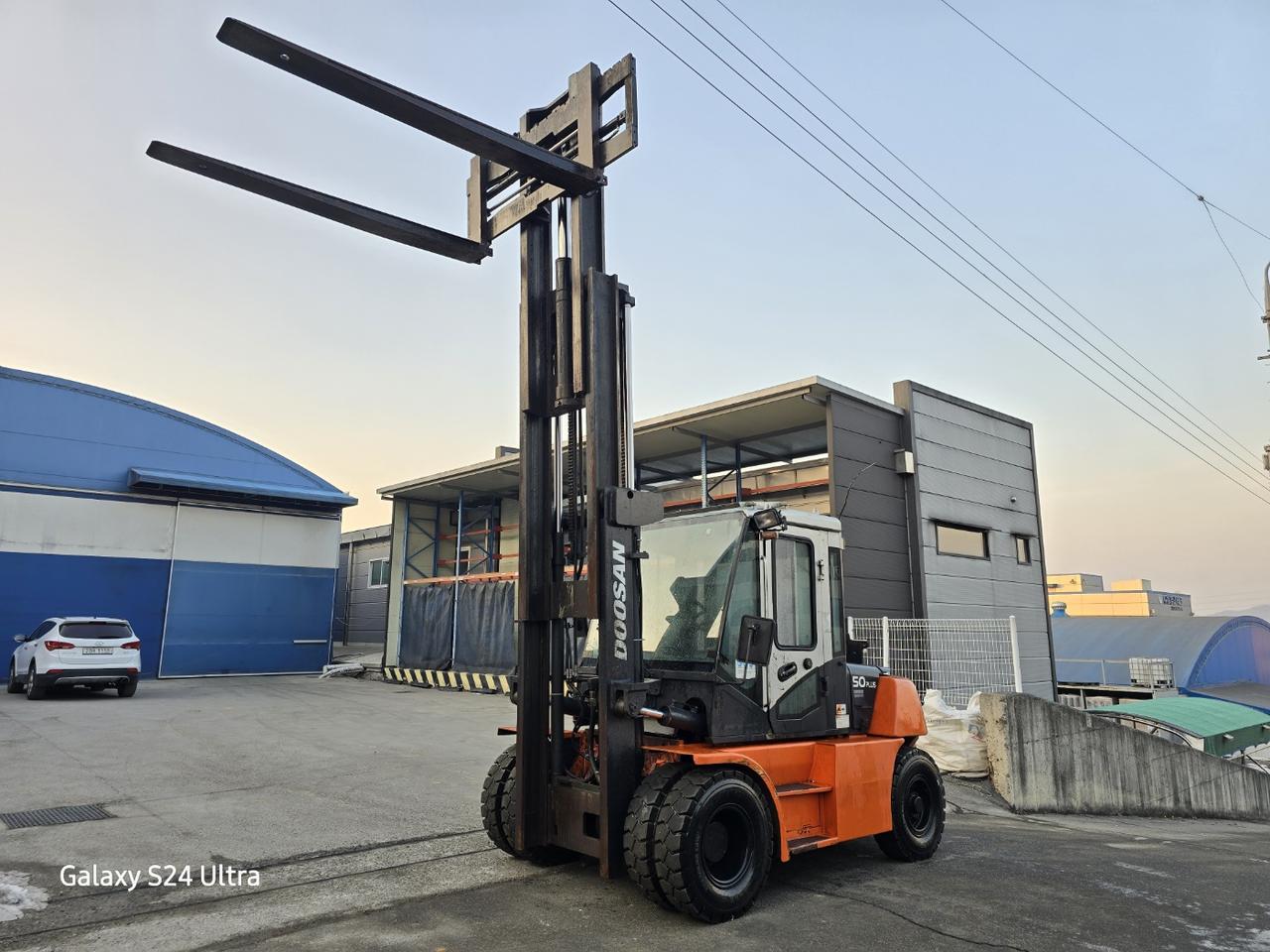 중고지게차 매매 두산 5톤 3단마스트 영업용 가능 디젤지게차 2550만원