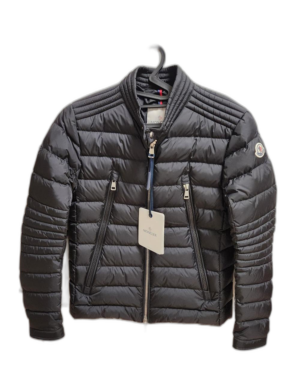 [새상품] 22FW 몽클레어 아미오트 쇼트 다운 자켓 1사이즈