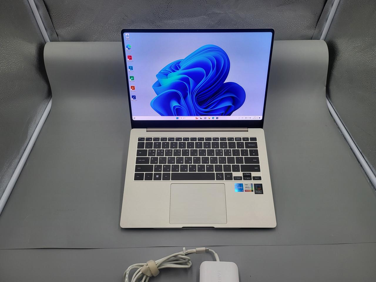 삼성 갤럭시북3 프로 14인치 13세대 !5/램16/SSD512