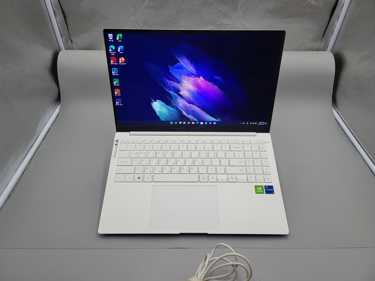 삼성 갤럭시북 프로 15인치 11세대 !5/램16/SSD256/MX450